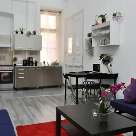 Penzion At Astoria - City Center - Private *
